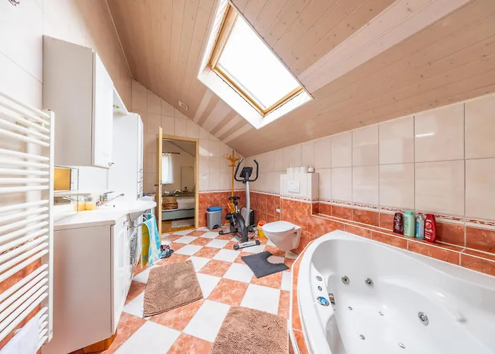 Guest A La Maison De La