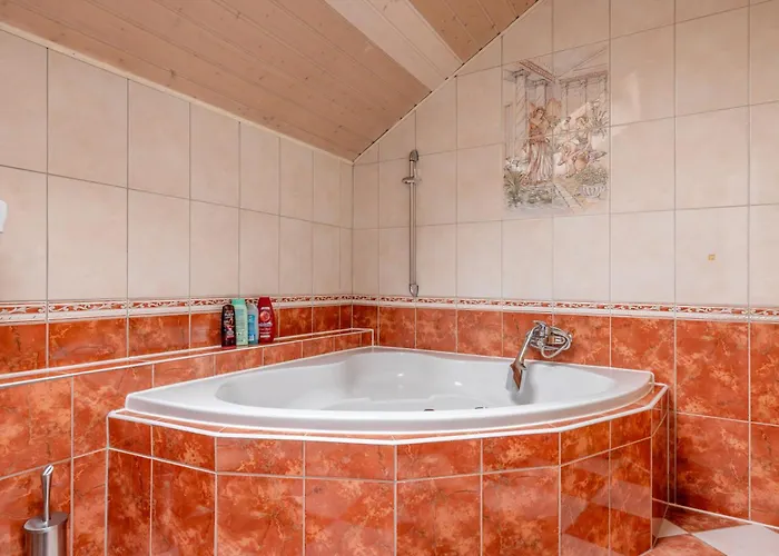 Guest A La Maison De La